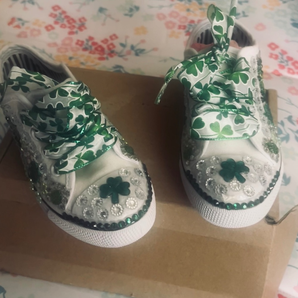 Glitzy handmade Shamrock shoes (size 11/12) toddler